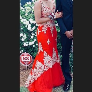 Long Red prom dress